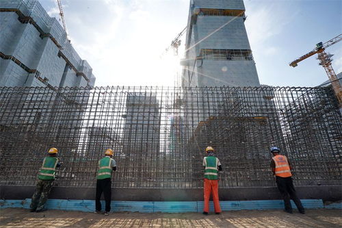 高温下的雄安城市建设者